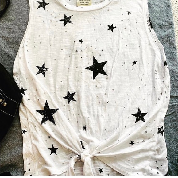 Pretty tank top with stars 🖤 - Picture 3 of 5